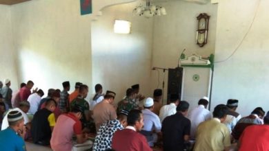 Photo of Tingkatkan Keimanan,TMMD Sholat Jum’at Bersama Waraga