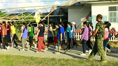 Photo of Ibu-Ibu Di Lokasi TMMD Dilatih Baris- Berbaris