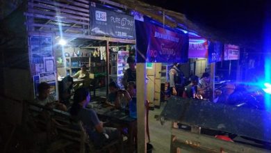 Photo of Lawan Covid 19, Sat Sabhara Polres Poso Razia Tempat Keramaian