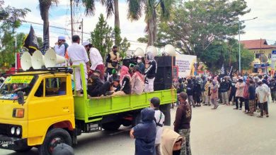 Photo of Ratusan Warga Poso Tuntut Keadilan Atas Penembakan 3 Warga