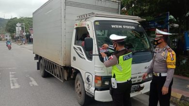 Photo of Polisi Himbau Warga Melalui Stiker