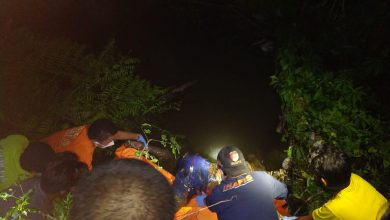 Photo of Polisi Evakuasi Jenazah Yang Ditemukan Warga