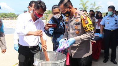 Photo of Polda Sulteng Musnahkan 8,4 Kg Sabu-Sabu
