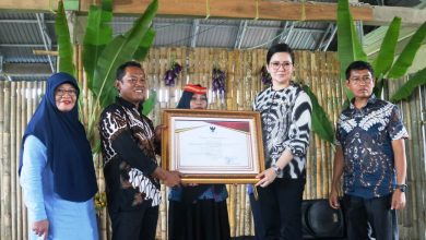 Photo of 𝐁𝐮𝐩𝐚𝐭𝐢 𝐩𝐨𝐬𝐨 : 𝐏𝐞𝐦𝐞𝐫𝐢𝐧𝐭𝐚𝐡 𝐃𝐞𝐬𝐚 𝐇𝐚𝐫𝐮𝐬 𝐁𝐞𝐫𝐚𝐧𝐢 𝐁𝐞𝐫𝐢𝐧𝐨𝐯𝐚𝐬𝐢 𝐝𝐚𝐧 𝐁𝐞𝐫𝐤𝐫𝐞𝐚𝐬𝐢 𝐔𝐧𝐭𝐮𝐤 𝐌𝐞𝐦𝐛𝐚𝐧𝐠𝐮𝐧 𝐃𝐞𝐬𝐚