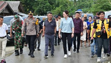 Photo of Gubernur Sulteng Kunjungi Jalan Longsor Di Poso