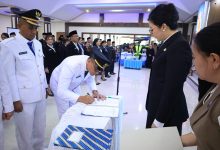 Photo of 61 Pejabat Eselon III Dilantik Oleh Bupati